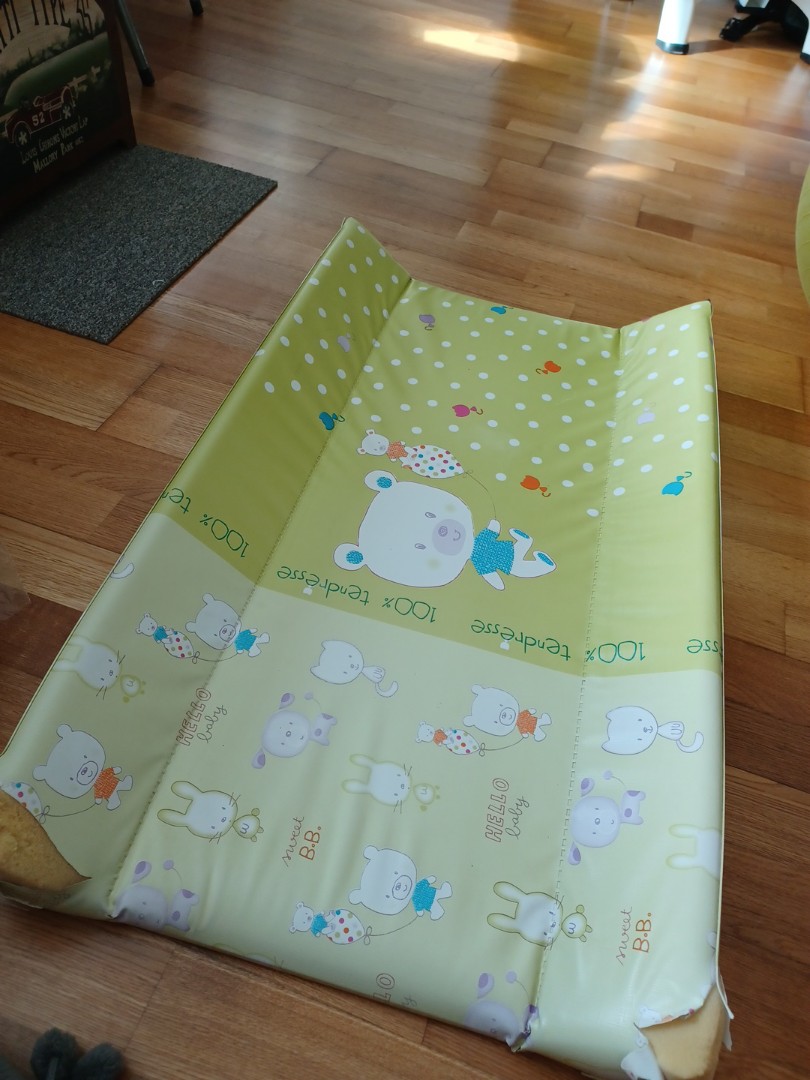 Baby changing table, 兒童＆孕婦用品, 兒童傢具, 兒童傢具 換尿片 Carousell