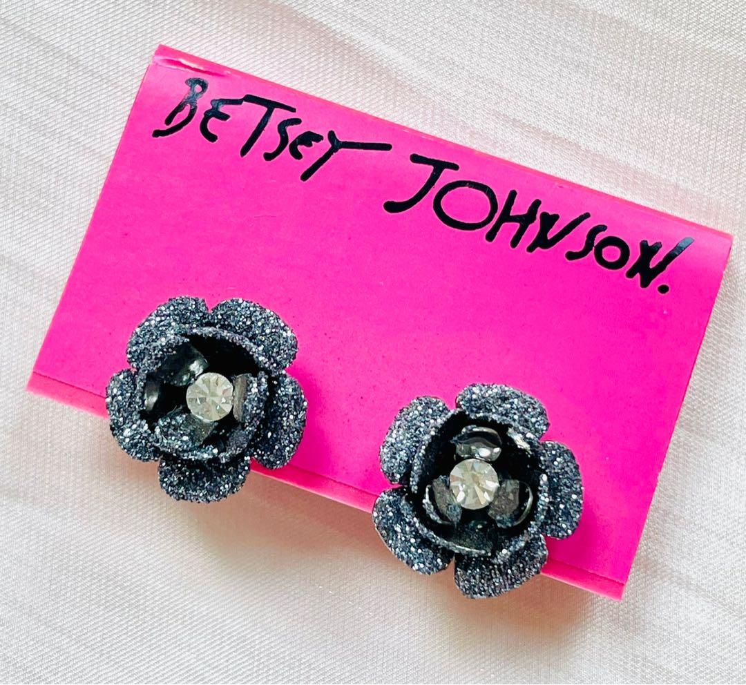 Betsey johnson top rose earrings