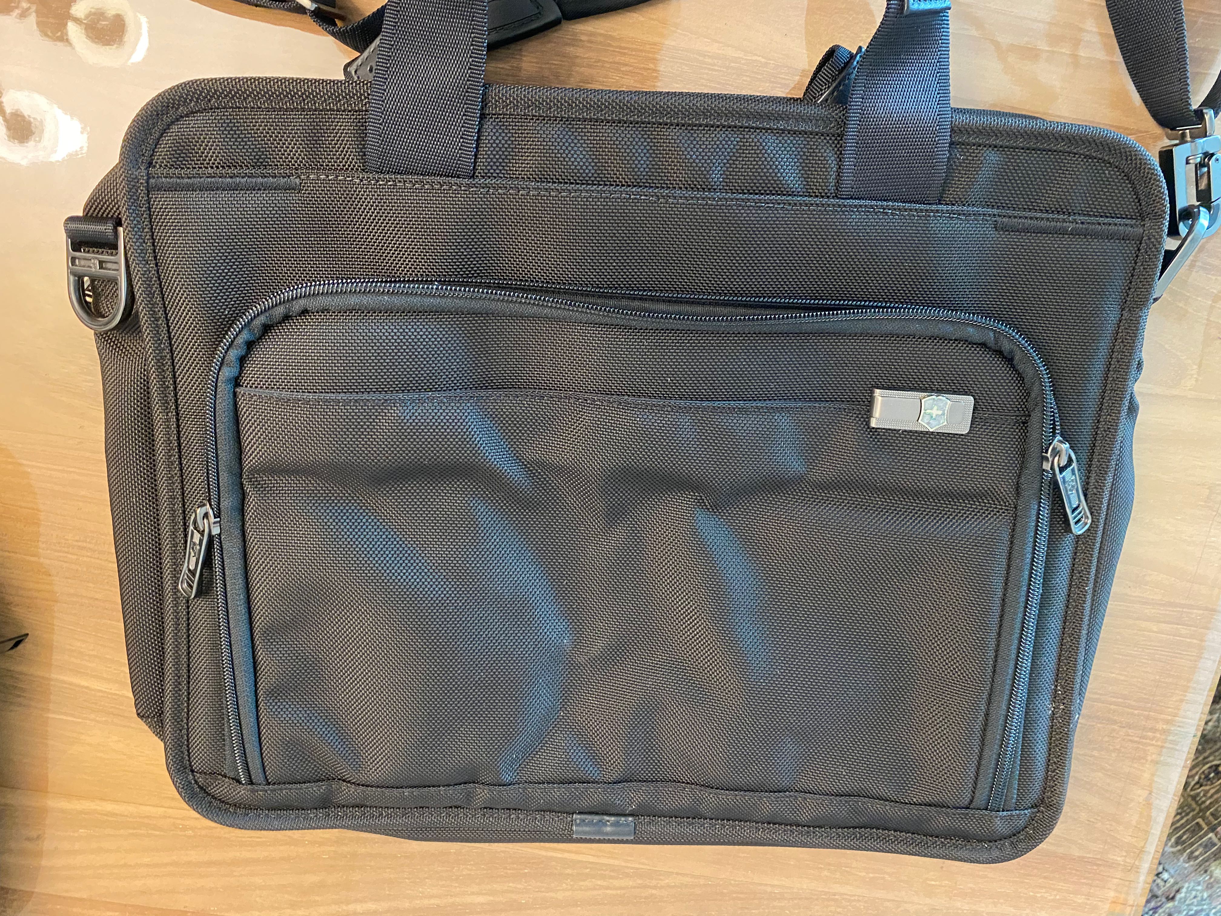 victorinox briefcase