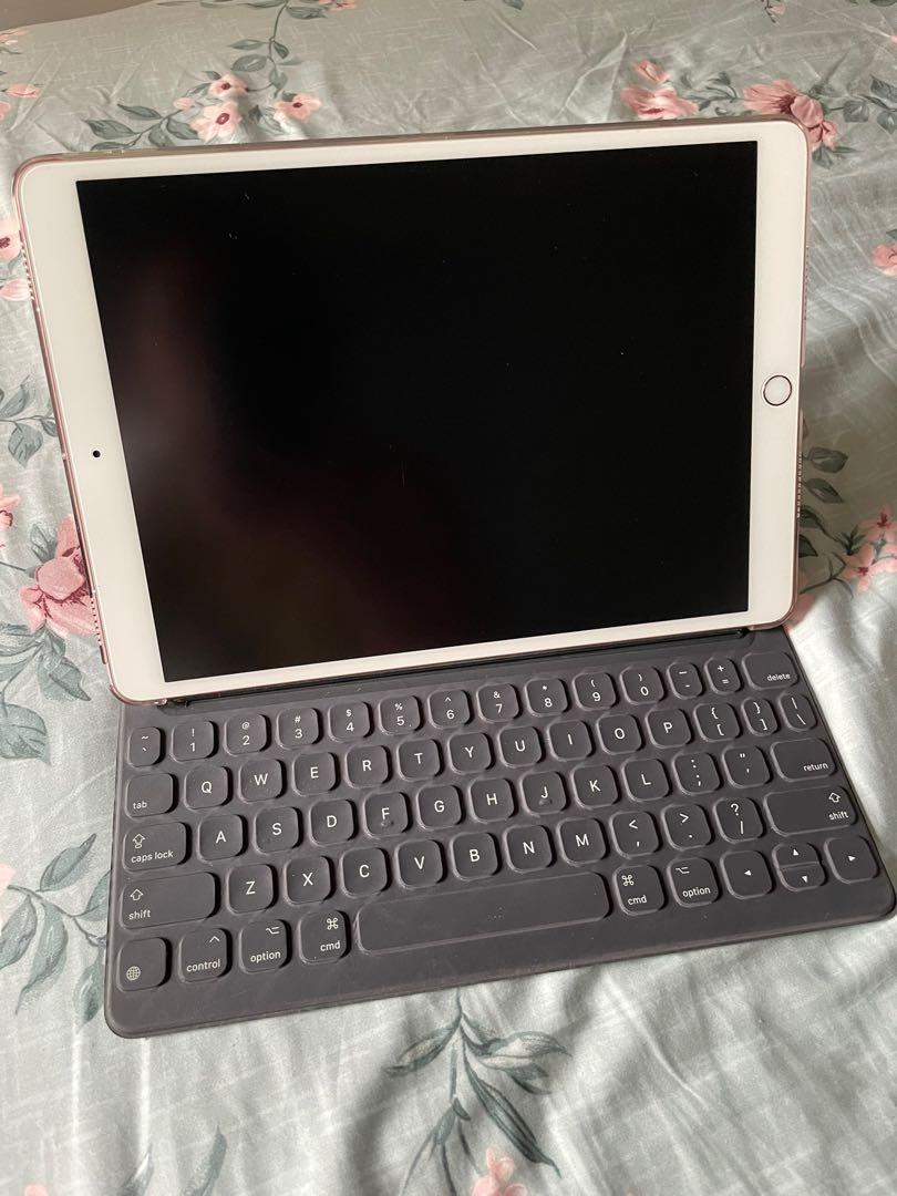 iPad Pro 10.5 “ 256gb cellular + wifi with apple keyboard