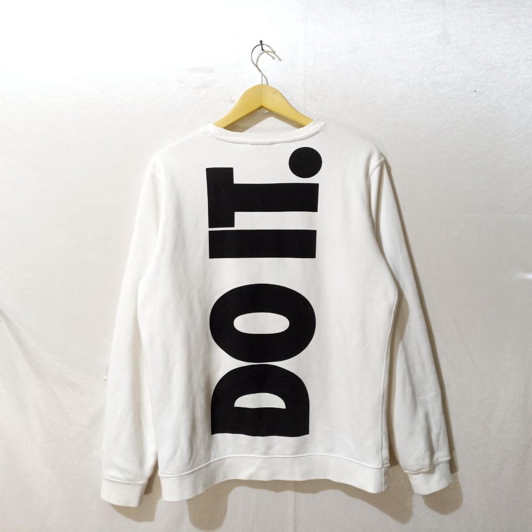 Nike just do it crew sweatshirt sales