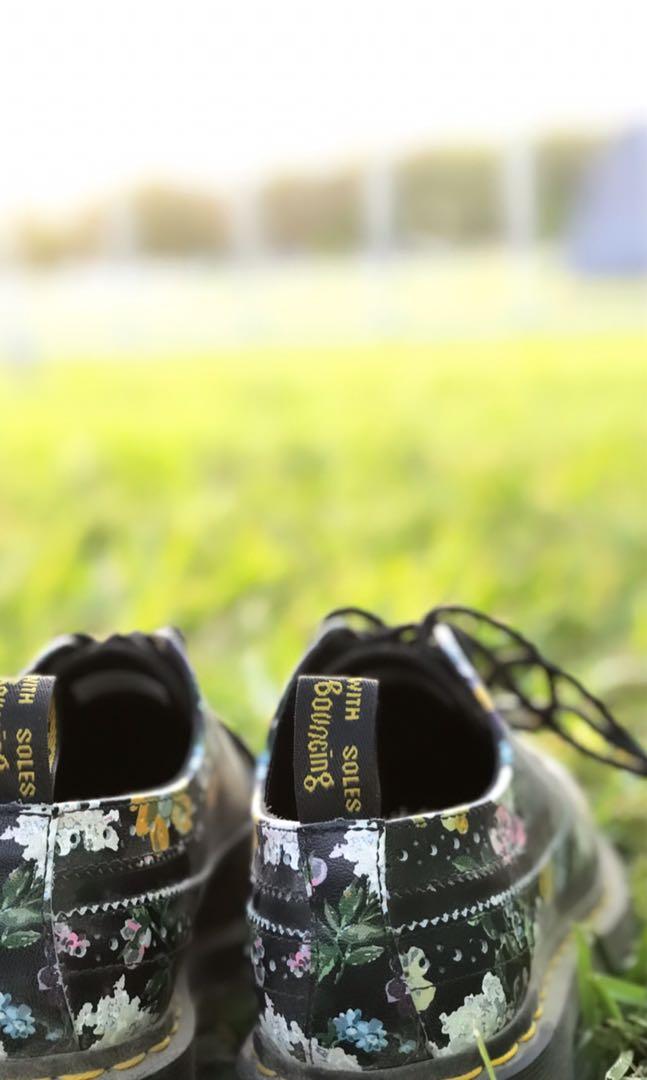 Dr martens sale darcy floral 1461