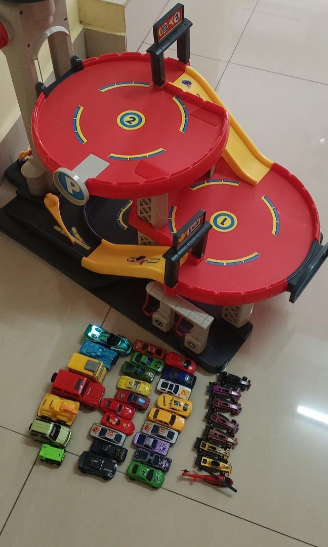 ELC mothercare Big City Garage with free bundle of cars toy