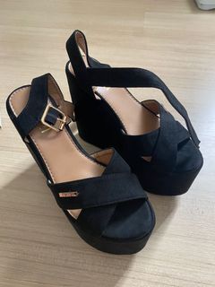 (Category: ) located in . Submitted by ashyiftw (Listing ID 1124988220, Image 1). Description: .