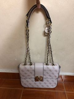 (Category: ) located in . Submitted by fareya (Listing ID 1125049749, Image 1). Description: .