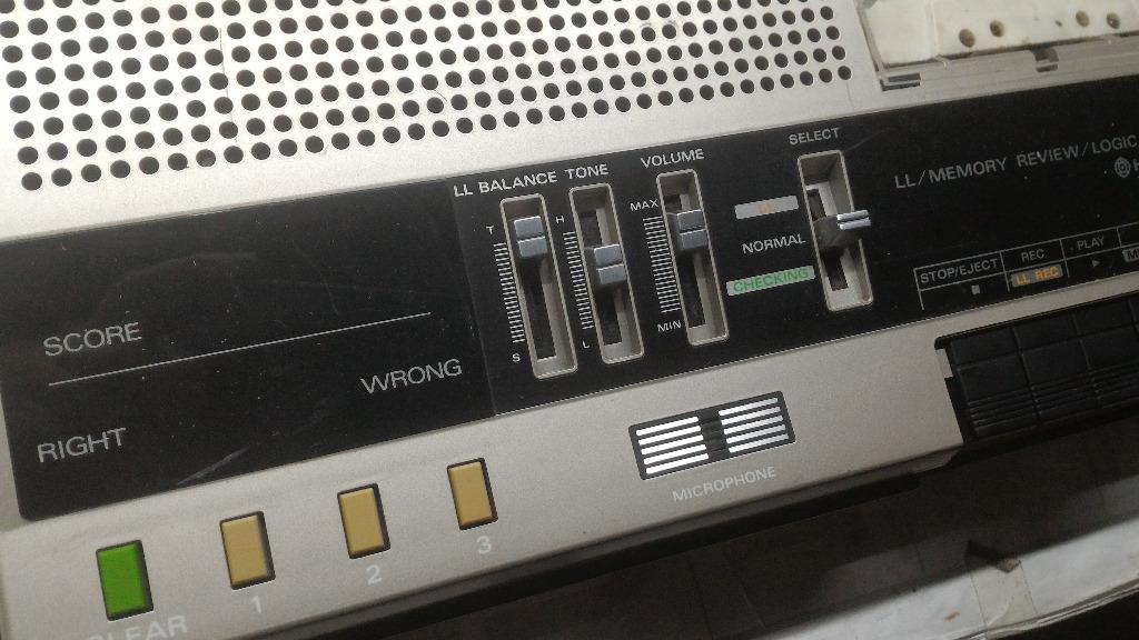 hitachie cassette recorder (Category: Portable Music Players) located in Quezon City. Submitted by alvicph (Listing ID 1124997595, Image 2). Description: everything working, no issue. 243 banawe st corner c3 qc, lalamov paid by the buyer. 09192844778. 100V. cassette lid medyo loose..