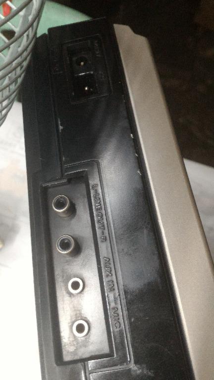 hitachie cassette recorder (Category: Portable Music Players) located in Quezon City. Submitted by alvicph (Listing ID 1124997595, Image 3). Description: everything working, no issue. 243 banawe st corner c3 qc, lalamov paid by the buyer. 09192844778. 100V. cassette lid medyo loose..