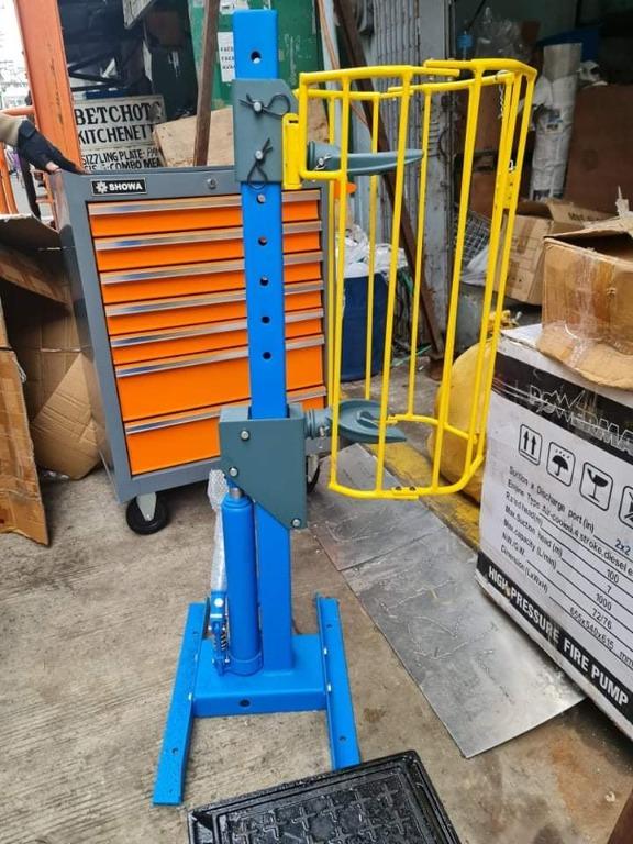 Hydraulic Coil Spring Compressor (Category: Industrial Equipment) located in Manila. Submitted by 09970844038rean.hayai (Listing ID 1124980271, Image 2). Description: " HANDIJACK " HYDRAULIC COIL SPRING COMPRESSOR HJ1204 + PJ-HJ1204-C-01 Cap. 1 ton Ram stroke: 325mm Spring size: 4 - 6.1/2" Max. working length: 490mm Price: 12,660.00 For Inquiries Globe:📞☎ @0997-084-4038 Smart: 📞☎ @0932-622-7197 Viber:📞☎ @0997-084-4038 Whatsapp:📞☎ @0997-084-40