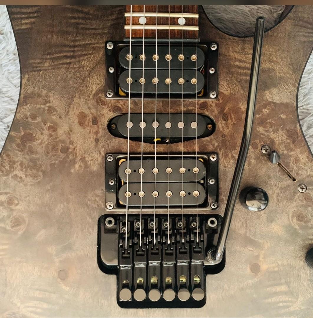 Ibanez RG370PBZ (Electric guitar like new), Hobbies & Toys, Music & Media, Musical Instruments