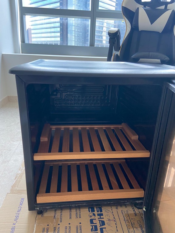 Kadeka Wine Fridge, TV & Home Appliances, Kitchen Appliances