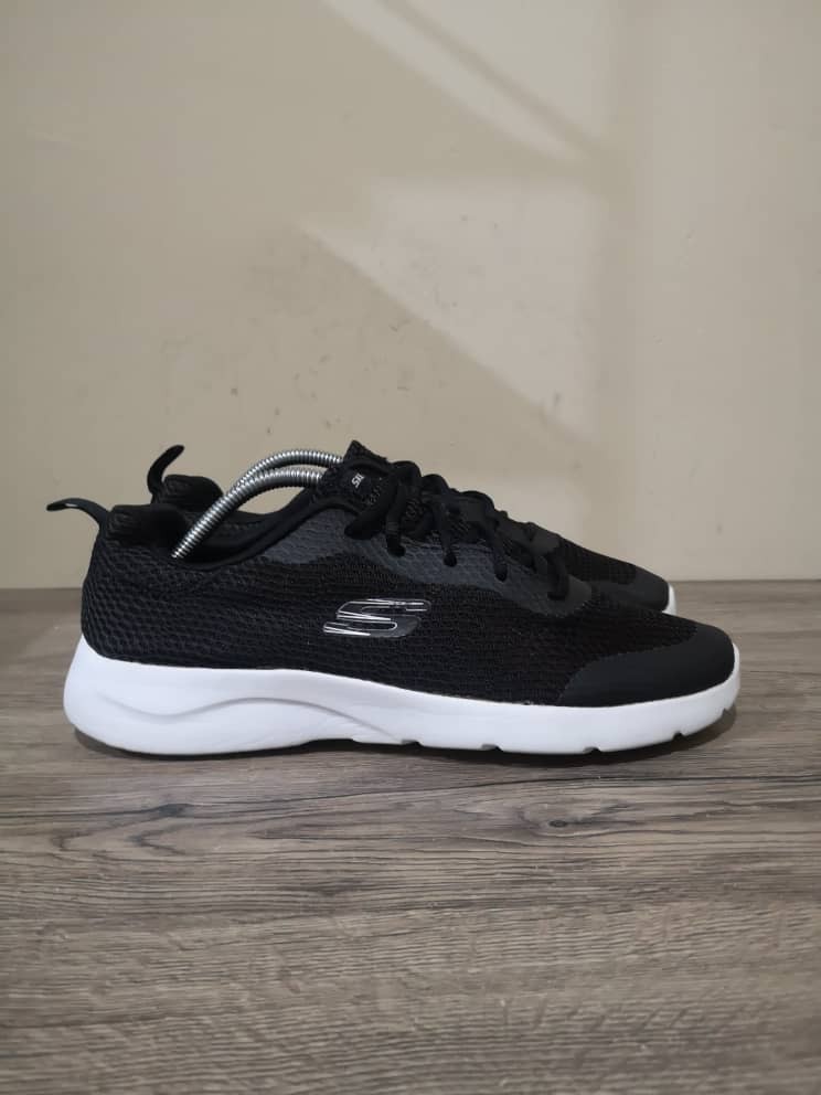 Kasut sport skechers store