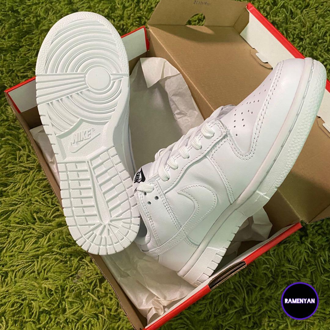 dunk low triple white