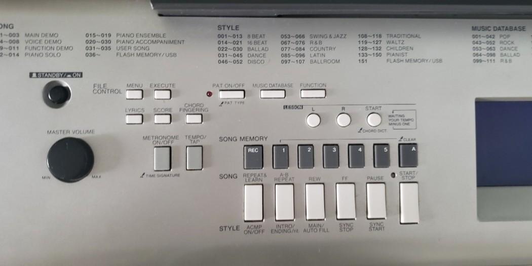 Piano portable grand DGX520 speaker not working, Hobbies & Toys, Music