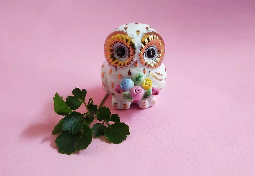Royal Arden owl (Category: Vintage Collectibles) located in Pasig City. Submitted by don200 (Listing ID 1124997443, Image 1). Description: Royal Arden owl toothpick holder bouquet Size: about 5 ~ 5 ~ 6cm 👍In good condition as new.