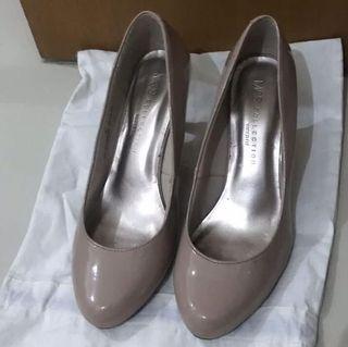 Sepatu heels nude