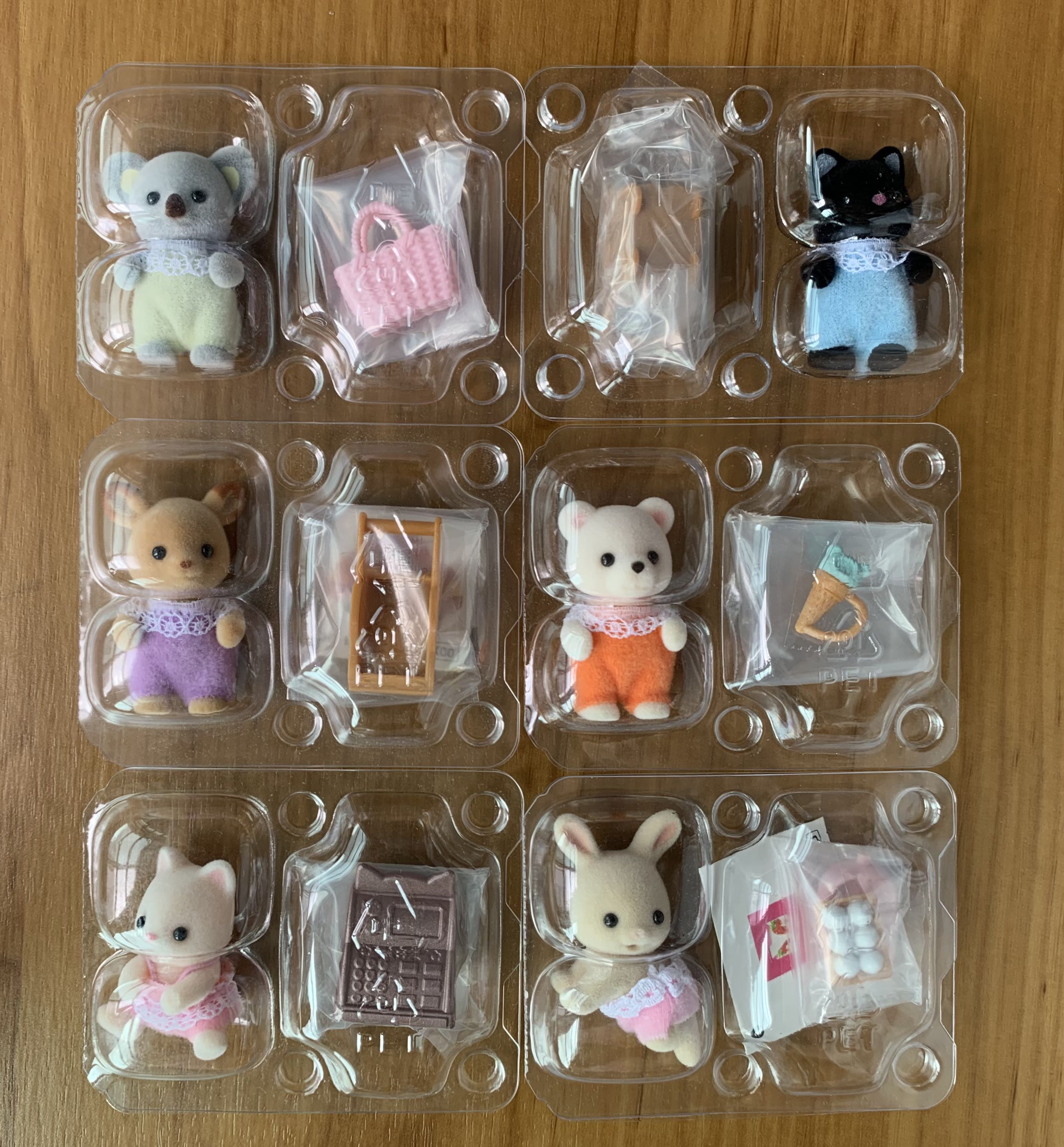 Sylvanian Families Blind Bag Shopping Series Baby midnight cat, reindeer, silk cat, white bear