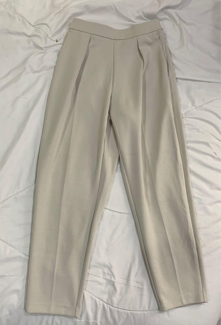 UNIQLO Women Stretch Double Face Tapered Pants, Women's Fashion, Bottoms,  Jeans & Leggings on Carousell
