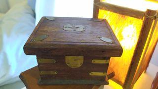 Vintage wooden box  10x12x7.5cm