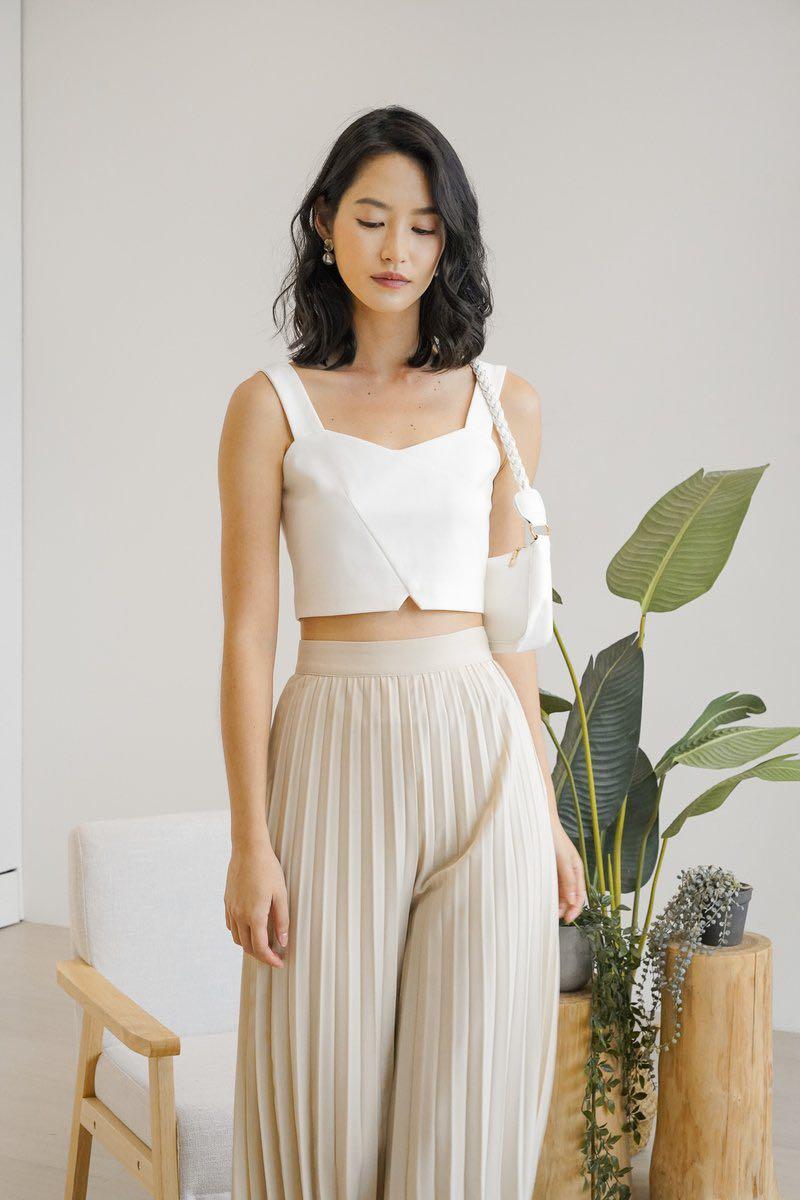 White crop on sale top and pants