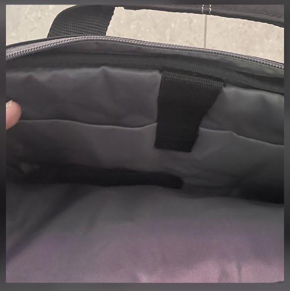 Asus laptop bag (Category: Laptop Bags & Sleeves) located in Malabon City. Submitted by djstoree (Listing ID 1125191479, Image 3). Description: .