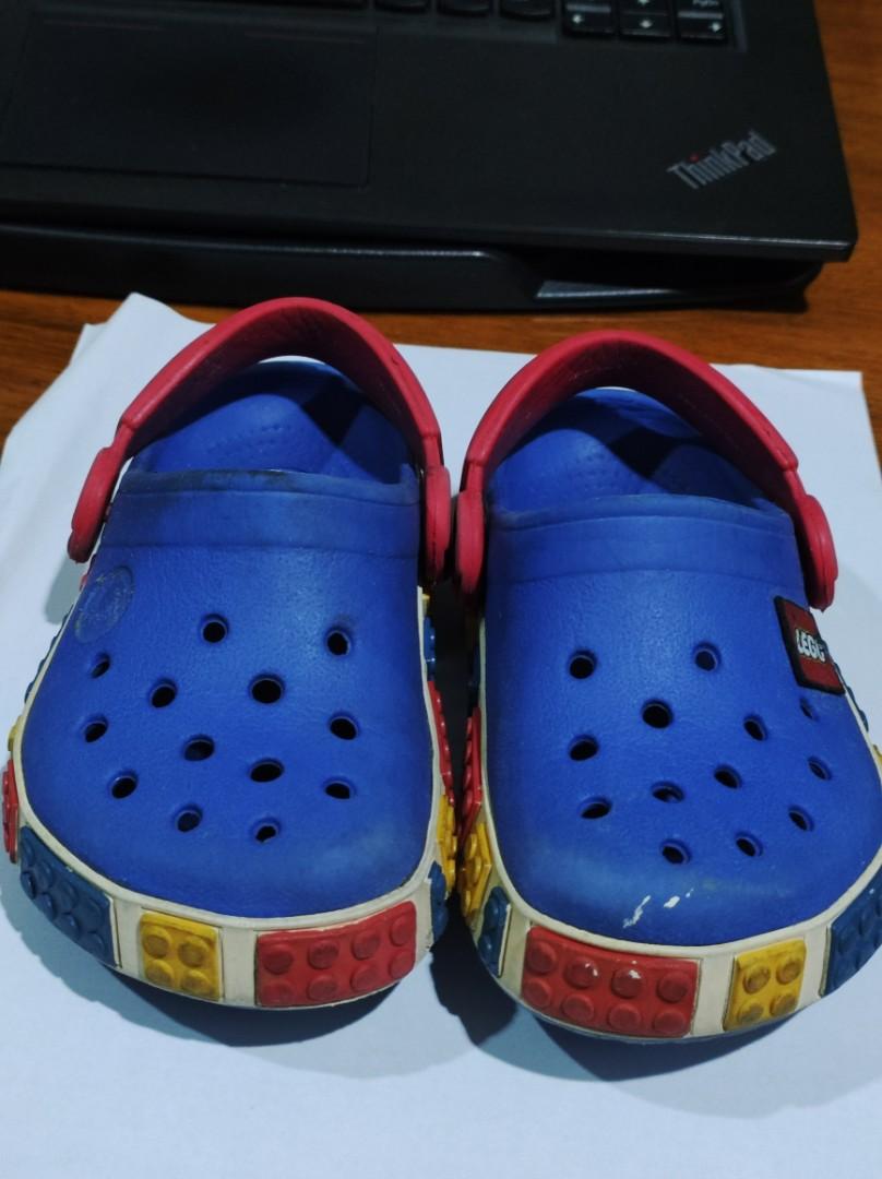 Crocs LEGO (Category: Babies & Kids Fashion) located in Quezon City. Submitted by mishamigo (Listing ID 1125249818, Image 1). Description: Crocs Lego c8-9.