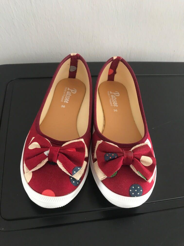 Nice footwear for ladies store