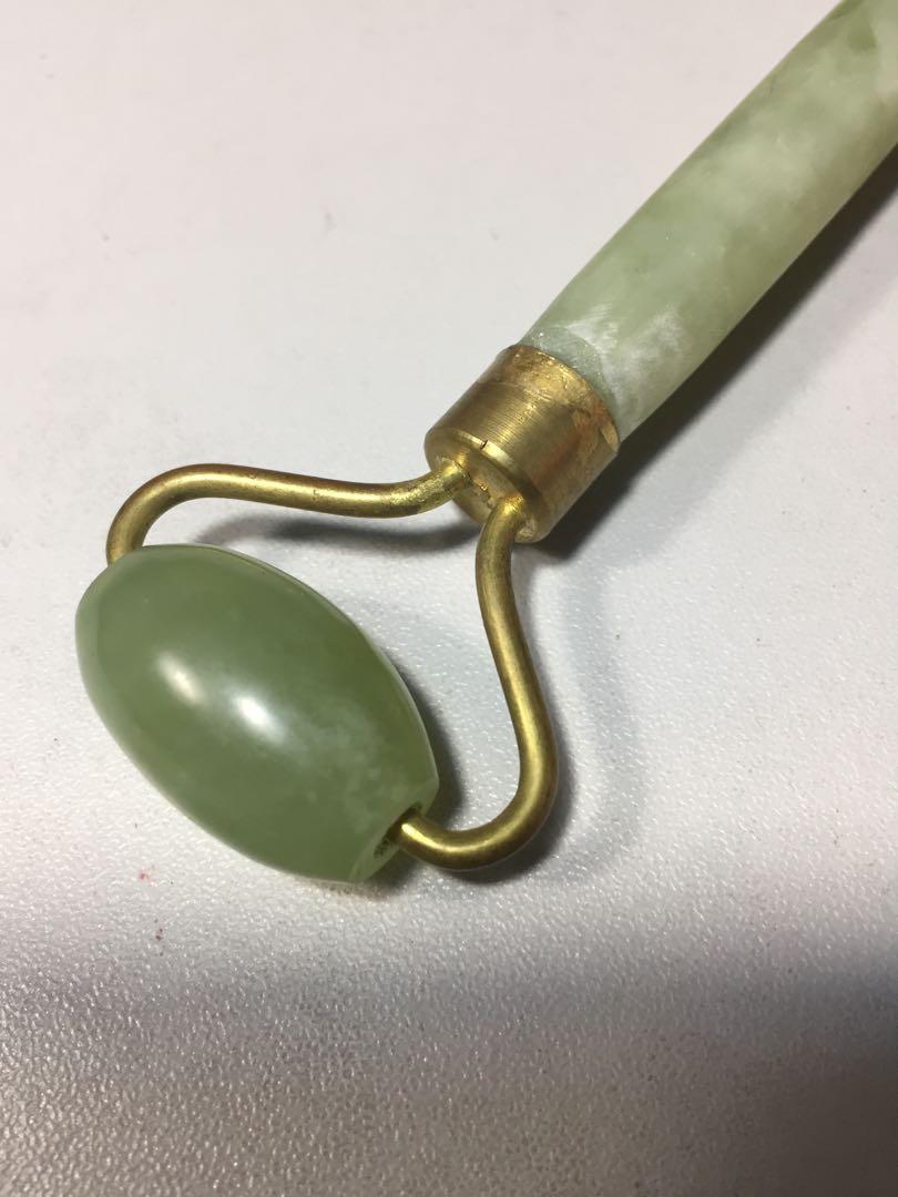 Green Jade Stone Double Roller for Face Neck Massage (Category: Massage Devices) located in Paranaque City. Submitted by rookie33 (Listing ID 1125181346, Image 3). Description: Paranaque Gcash.