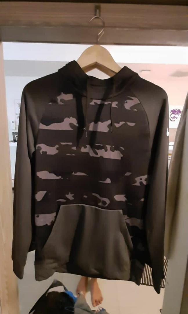 Hoodie nike deals camo