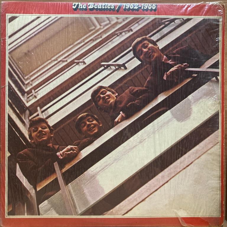 LP 黑膠唱片The Beatles (John Lennon Paul McCartney George Harrison Ringo Starr)  The Beatles 1962 - 1966 2 LP (US), 興趣及遊戲, 音樂樂器 配件, 音樂與媒體- 黑膠碟- Carousell