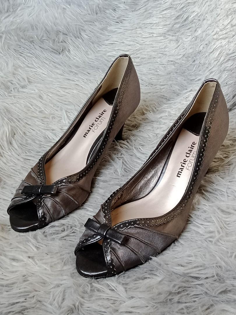Marie Claire 2 inch heels (Gray) (Category: Heels) located in Quezon City. Submitted by yellowcorner_store (Listing ID 1125223542, Image 1). Description: size : 23cm/6.5 US/37 EUR Issue: minor peeling of inner side of the shoe.