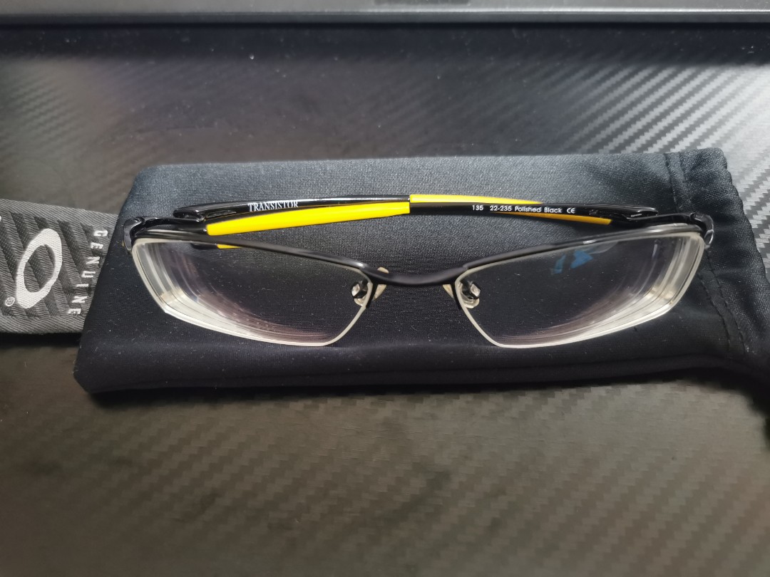 Oakley Transistor Livestrong Edition Men s Fashion Watches
