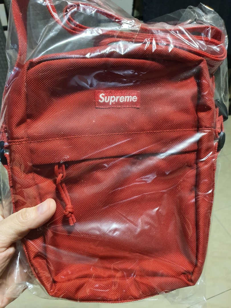 Red supreme bag top