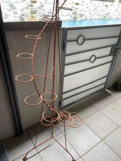 Standing flower pot
