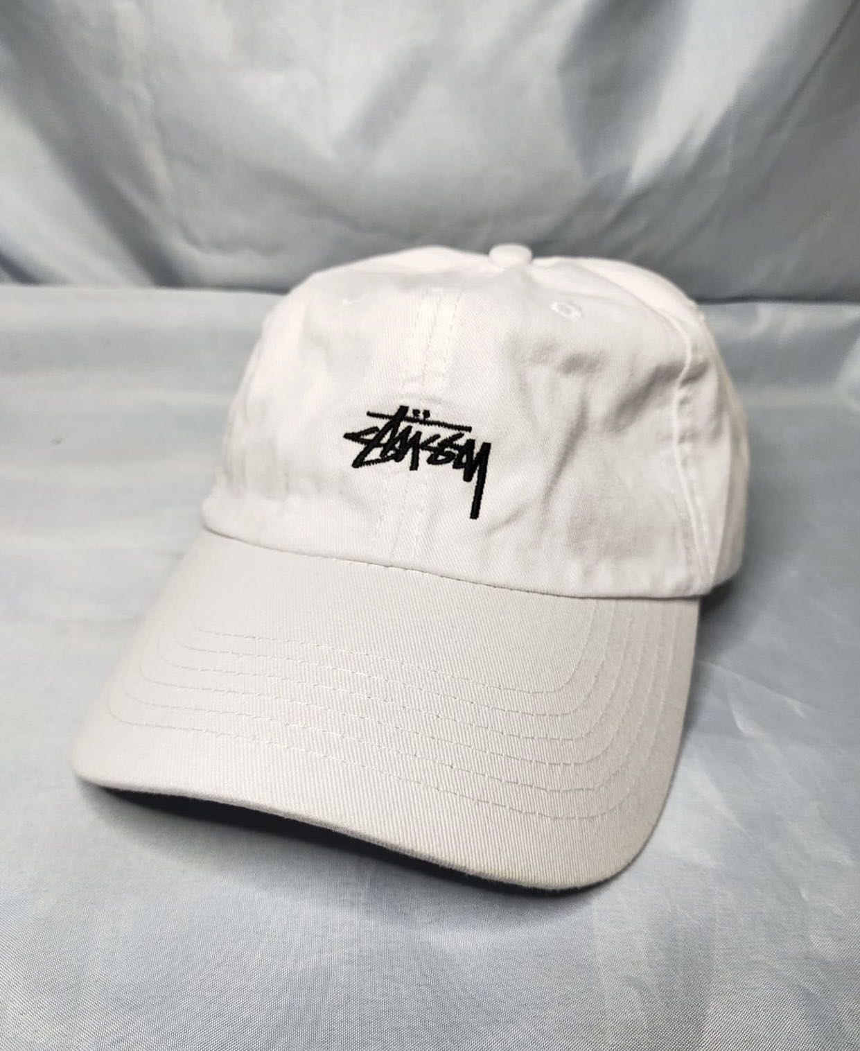 White best sale stussy hat