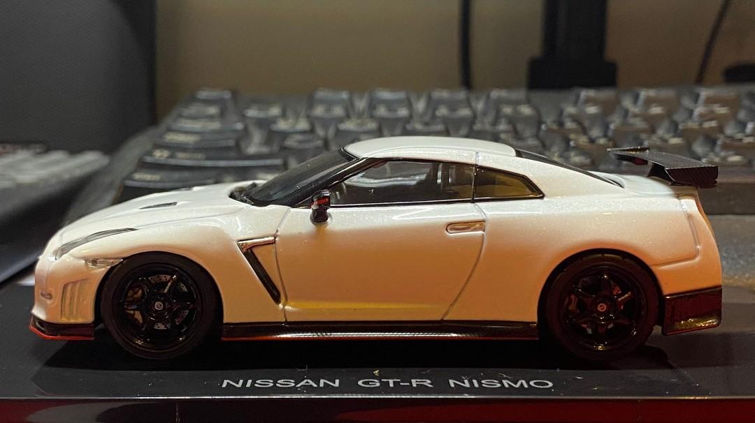 Miniature Voiture EBBRO - Nissan GT-R GT1 GT3 2009 Team Nismo - 1:43 - Blanc