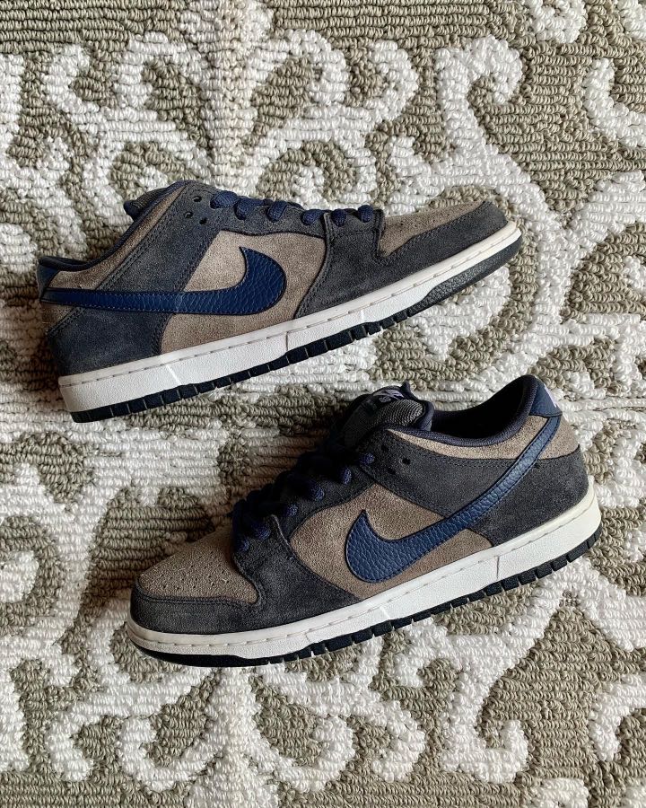 2012 Nike SB Dunk Low Thunderblue Cool Grey, Men's Fashion, Footwear,  Sneakers on Carousell