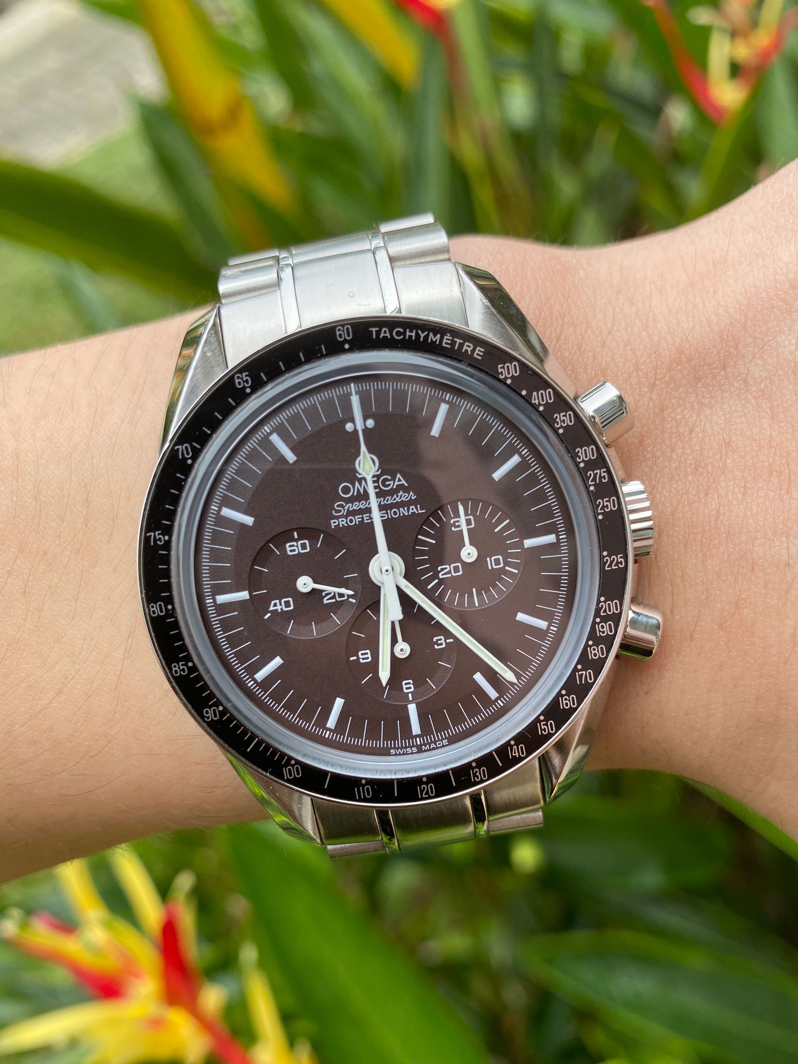 SOLD } Omega Speedmaster Professional 