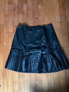 (Category: ) located in . Submitted by snkrsx (Listing ID 1125421940, Image 1). Description: .