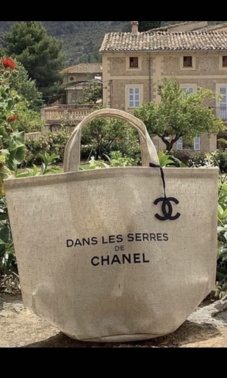Chanel Dans Les Serres VIP Gift, Barang Mewah, Tas & Dompet di