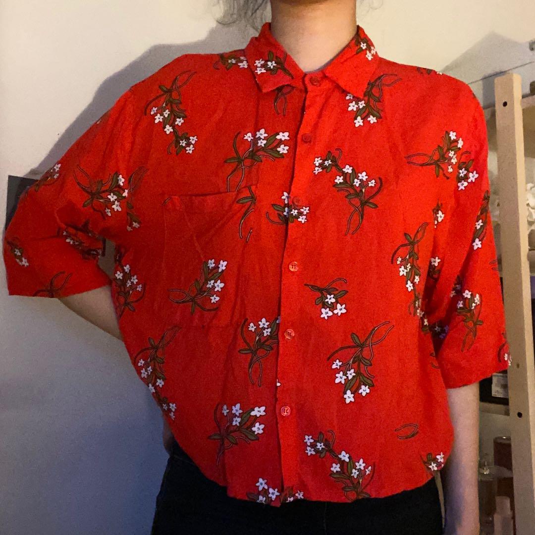 floral blouse, Women's Fashion, Tops, Blouses on Carousell