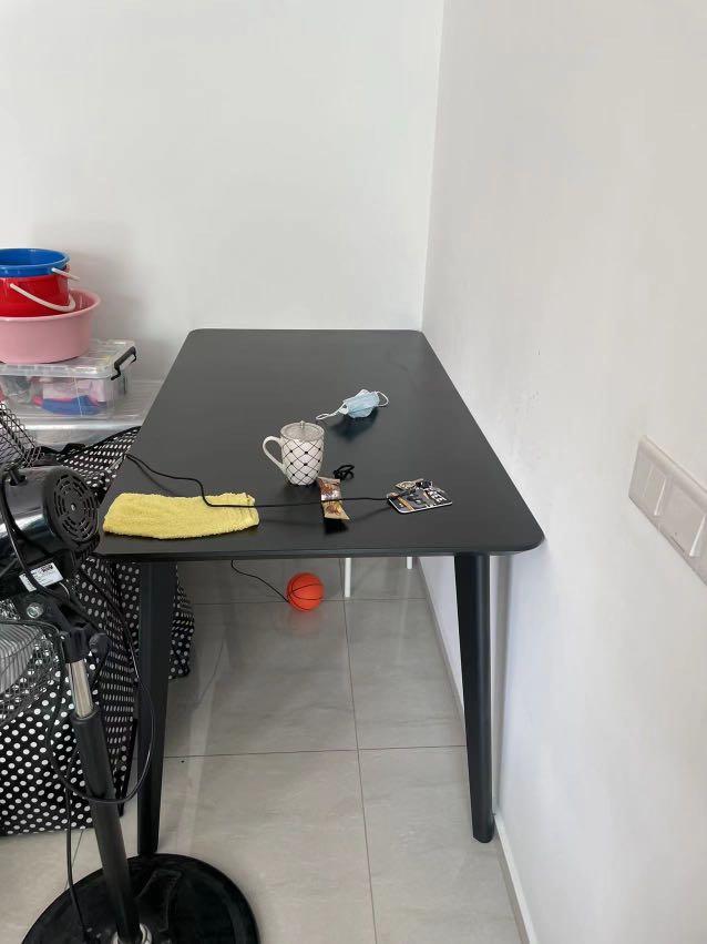 Dining table (Category: Tables & Sets) located in Singapore. Submitted by pandamickey (Listing ID 1125352610, Image 1). Description: DM for more details. Self collect at Serangoon..