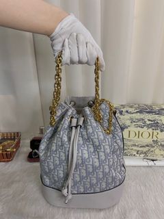 (Category: ) located in . Submitted by japanandsingaporeluxepreloved (Listing ID 1125315583, Image 1). Description: .