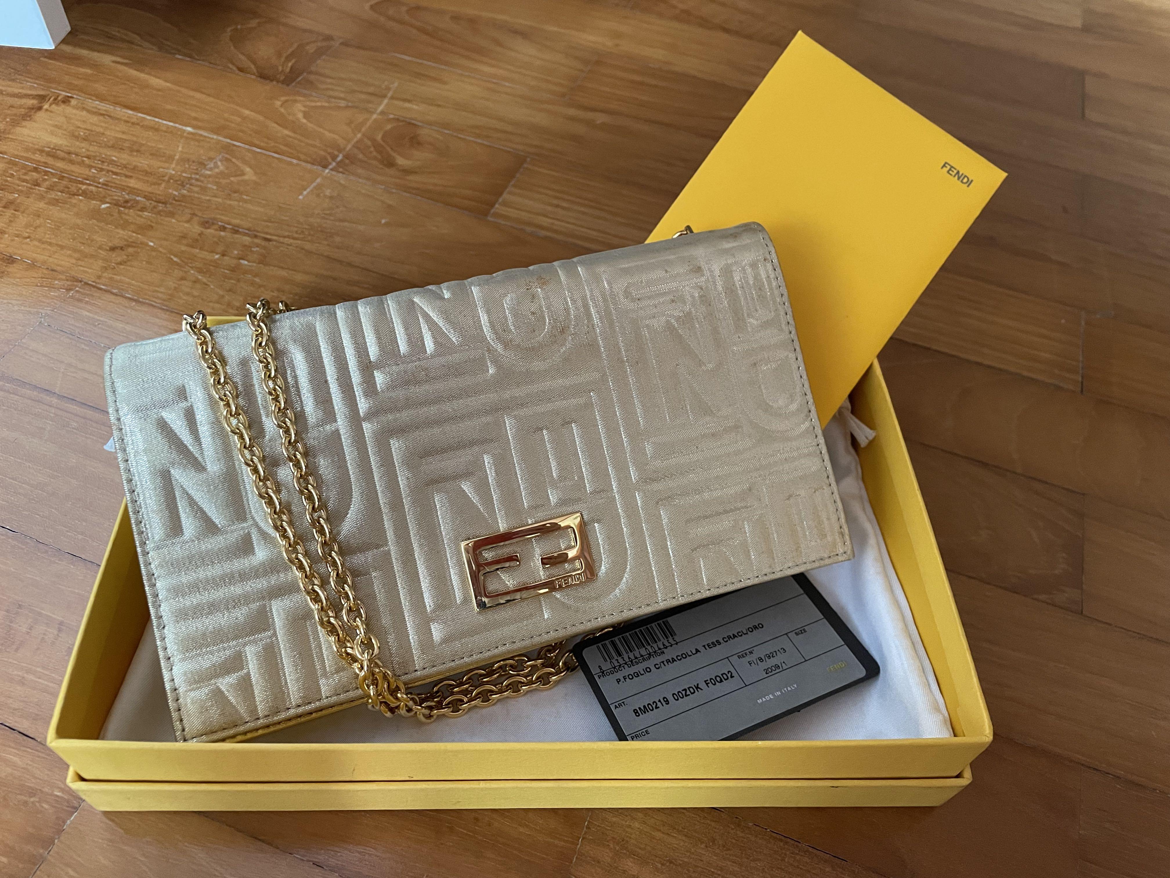 fendi embossed gold wallet on chain woc 8M0219