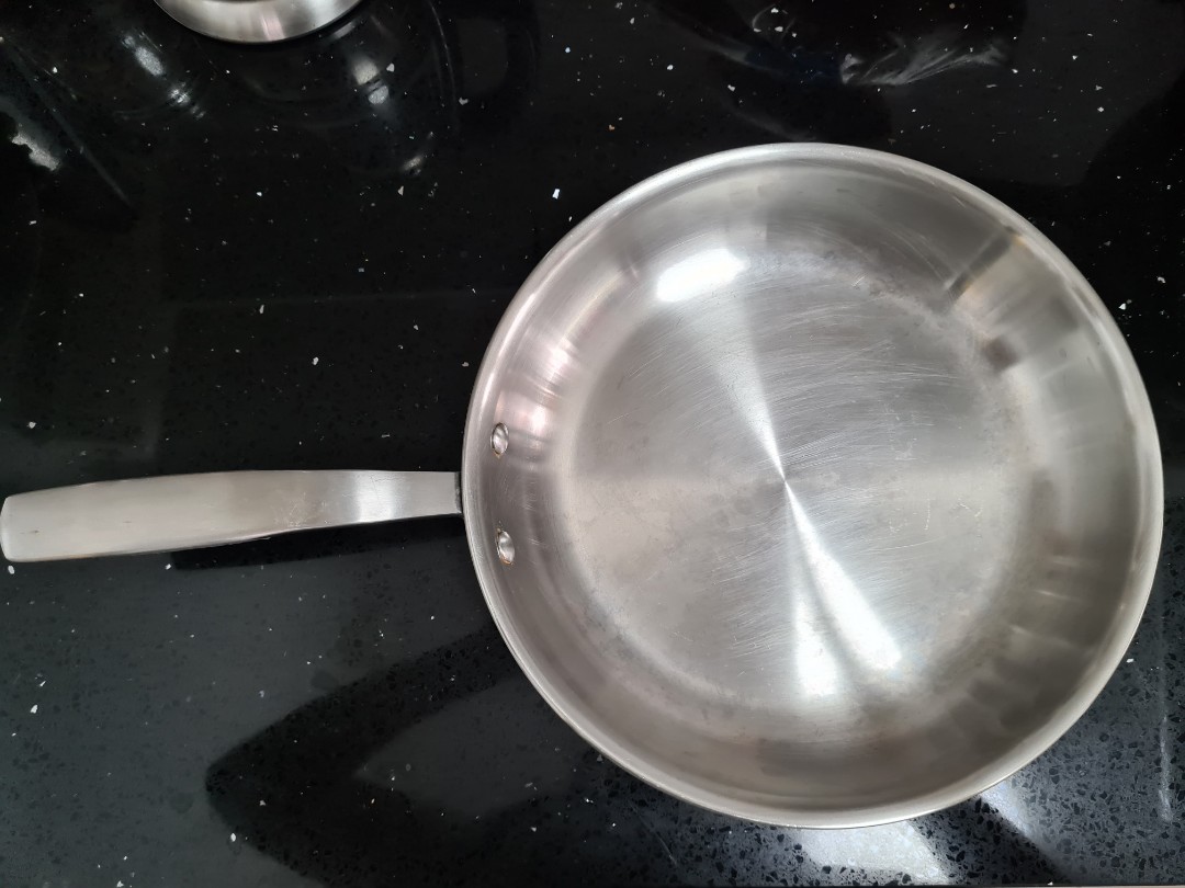 Ikea Sensuell stainless steel 28cm frying pan, Furniture & Home Living, Kitchenware & Tableware