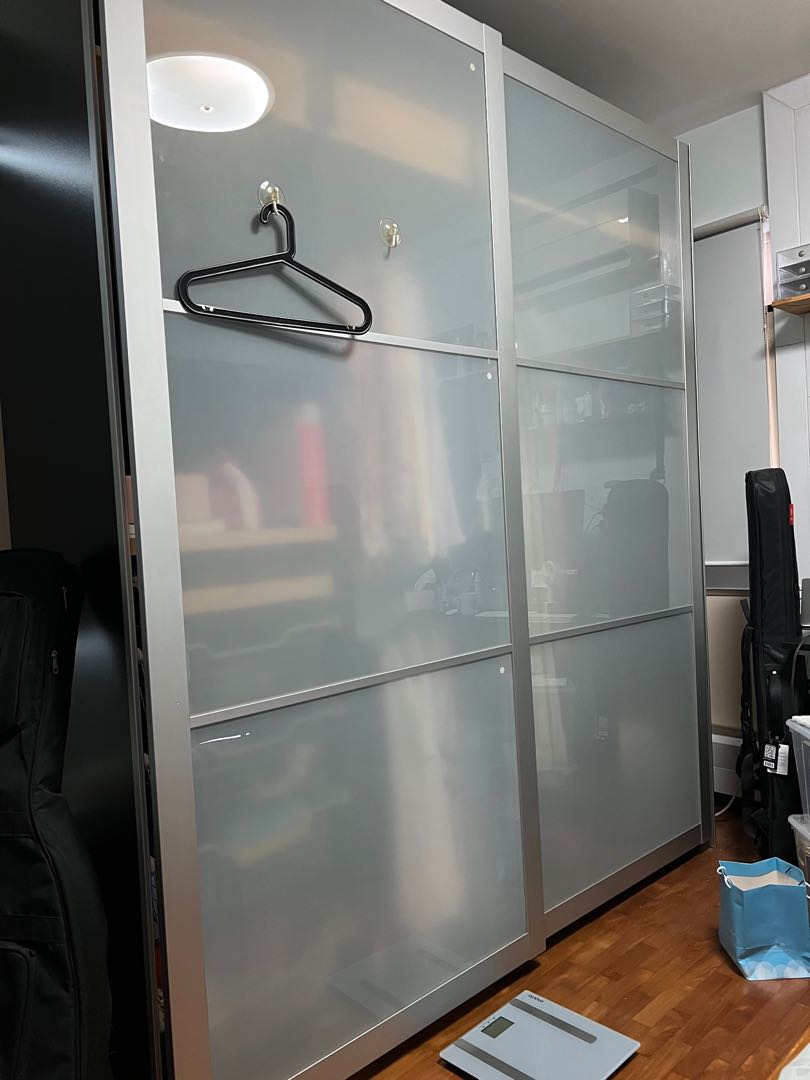 Svartisdal cheap sliding door