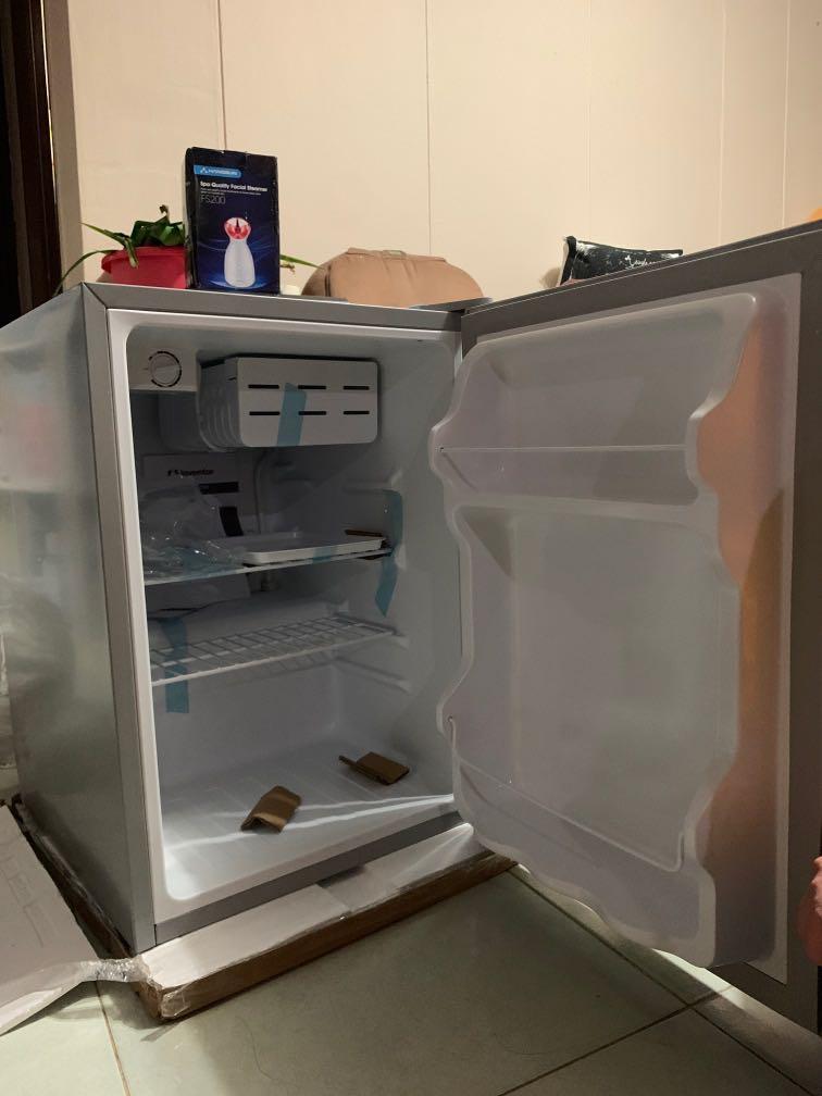 BNIB Mini Fridge / Inventor 65L Mini Bar / Mini Fridge, TV & Home Appliances, Kitchen Appliances