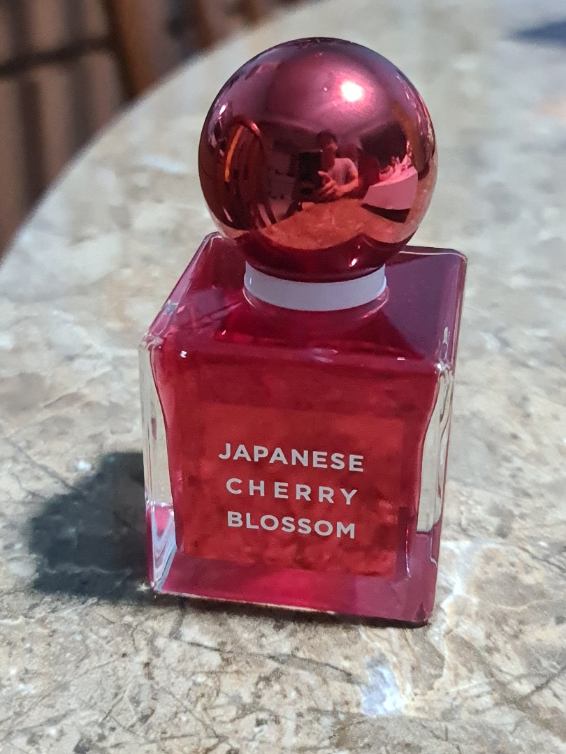 Japanese Cherry Blossom Perfume (Bath and Body Works), Beauty