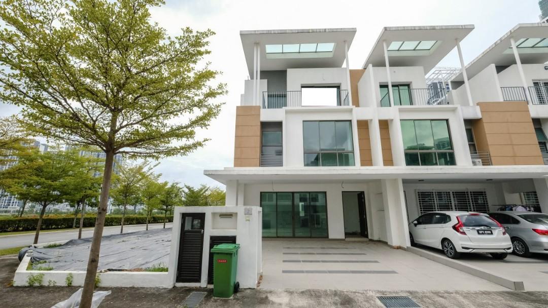 Largest Corner Lot 3 Storey Lake Point Residence Cyberjaya Property For Sale On Carousell
