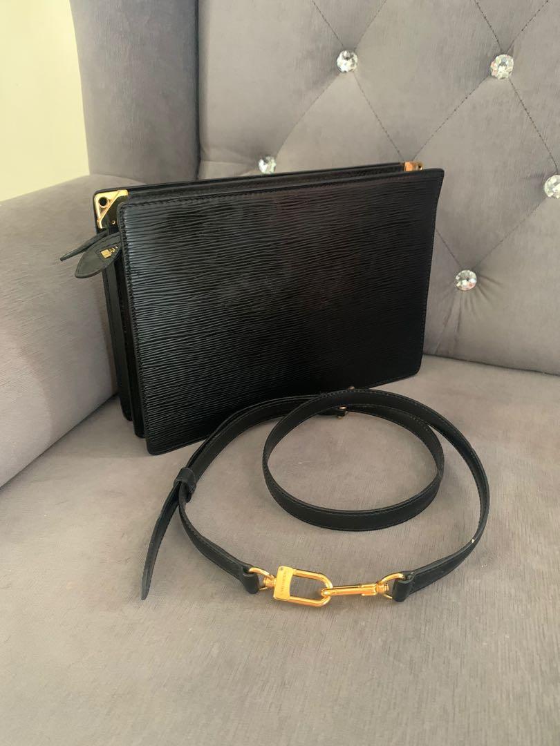ORIGINAL LV EPI DOUBLE POCHETTE (Category: Luxury Bags & Wallets) located in Manila. Submitted by raila.bags (Listing ID 1125411436, Image 3). Description: original twin pochette cleaned pocket no sticky ❤️BRANDED BAGS and others STUFF❤️ 📌onhand items📣📣 📌🇯🇵🇯🇵DIRECT FROM JAPAN 📛pls add my fb accnt rhodora marzan ⛔️preloved item💕 ⛔️ready to ship❤️❤️🚚 ⛔️all authentic money back💲 ⛔️vibe sms pm or call 📞☎️📲 ⛔️09989537623 smart 📛09359633