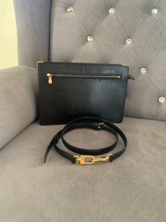 (Category: ) located in . Submitted by raila.bags (Listing ID 1125411436, Image 1). Description: .
